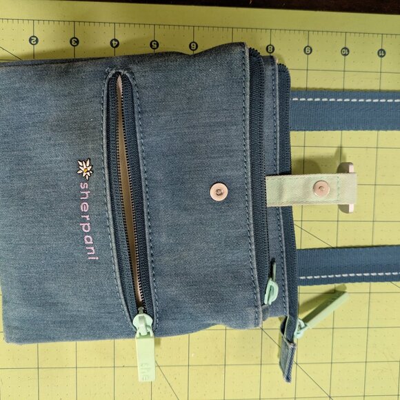 Sherpani Lima purse - Picture 3 of 8